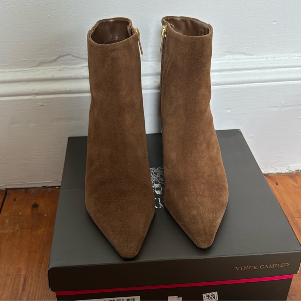 Vince Camuto Quinley Bootie Reishi Brown Suede